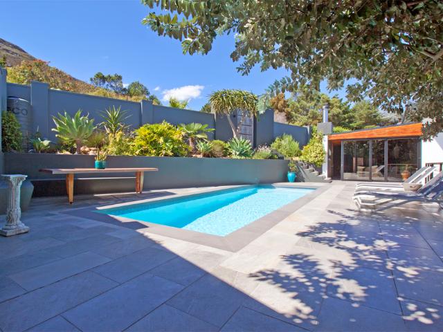 1 Bedroom Garden Cottage To Let in San Michel