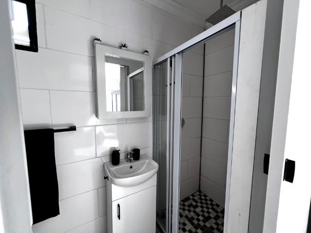 1 Bedroom Garden Cottage Rented in Table View