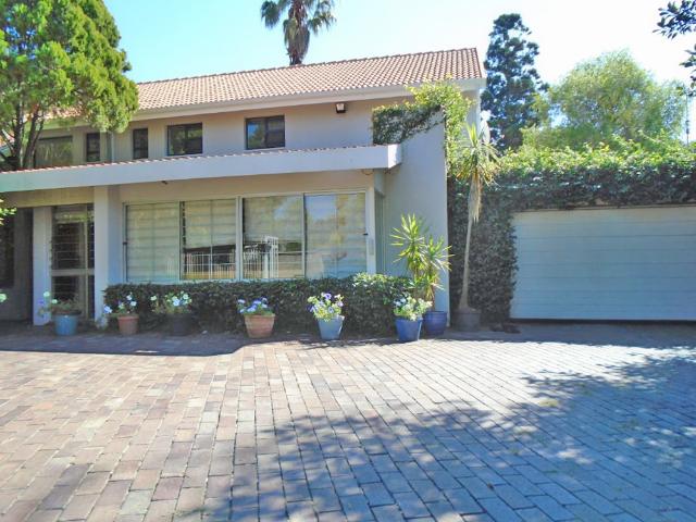 1 Bedroom Garden Cottage To Let in Victory Park