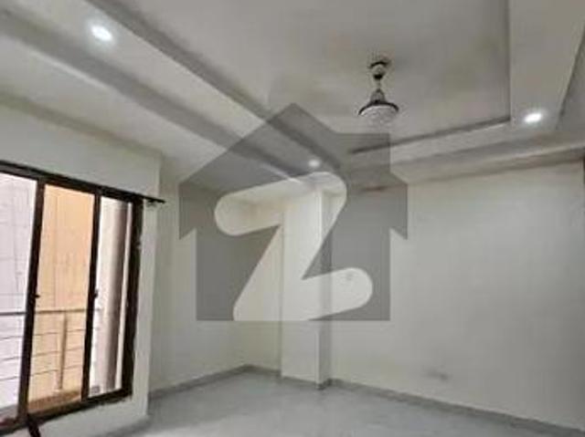 1 Bedroom Elegant Apartment available for Rent at a Prime Location in Gulberg Greens