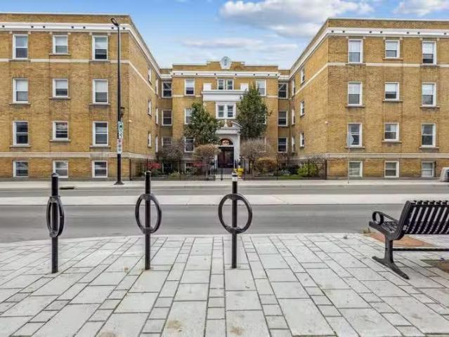 1 Bedroom Elgin Apartments