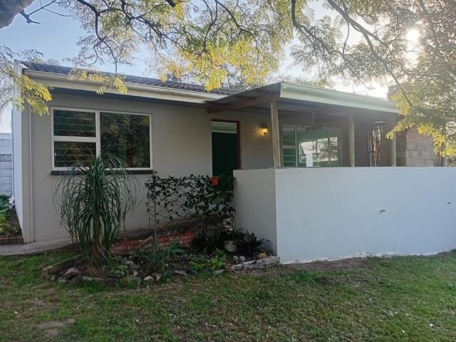 1 Bedroom Flat To Let in Beacon Bay