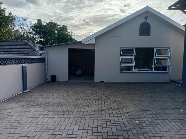 1 Bedroom Flat To Let in Beacon Bay