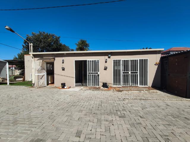 1 Bedroom Flat To Let in Three Rivers