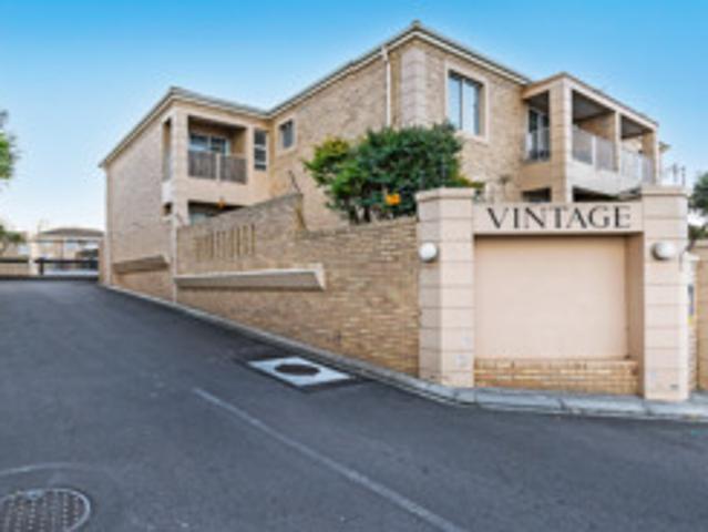 1 bedroom flat/ apartment to rent in vintage security complex durbanville