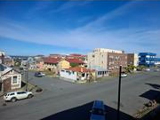 1 bedroom flat close to the beach