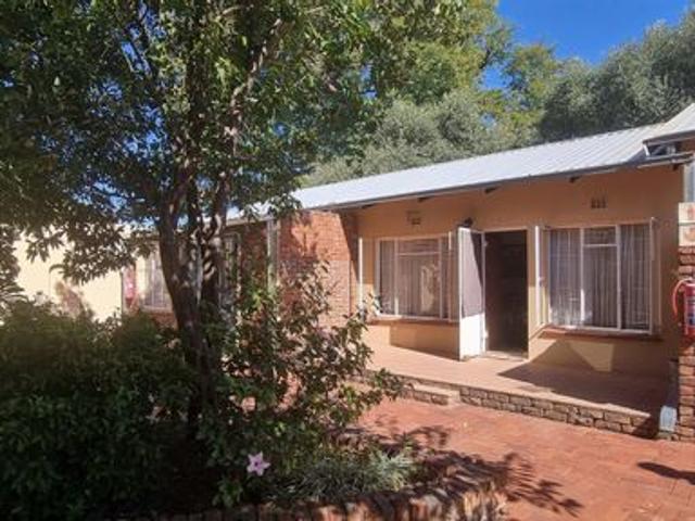 2 Bedroom Flat For Sale in Bela