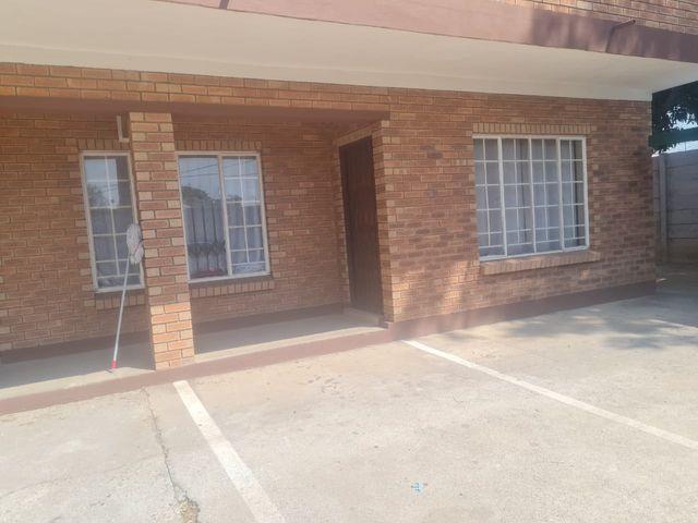 2 Bedroom Flat For Sale in Bo dorp