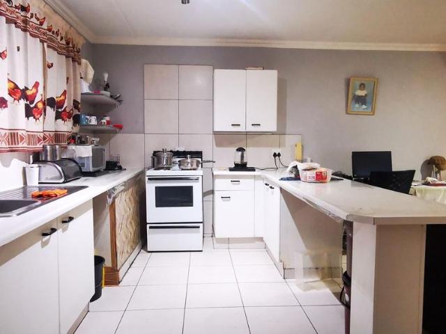 1 Bedroom flat for sale in Monument, Krugersdorp
