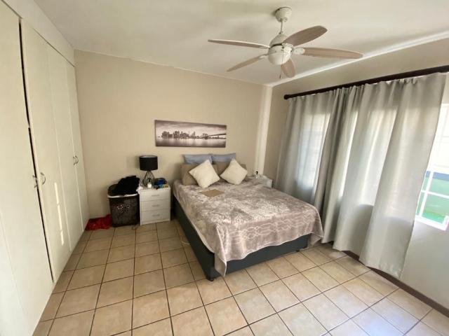 1 Bedroom Flat For Sale in Sonheuwel
