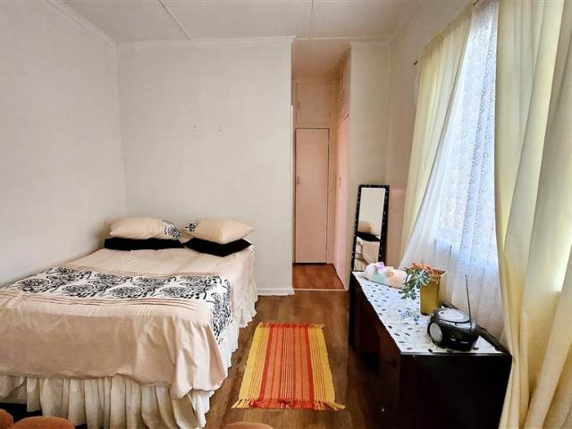 1 Bedroom Flat in Uitenhage Central