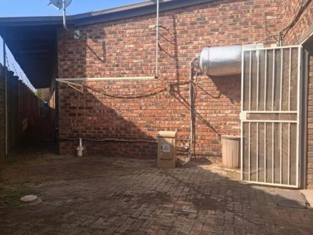 1 Bedroom Flat in Unitas Park