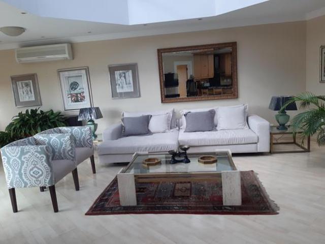 1 Bedroom Flat in Waterkloof Ridge