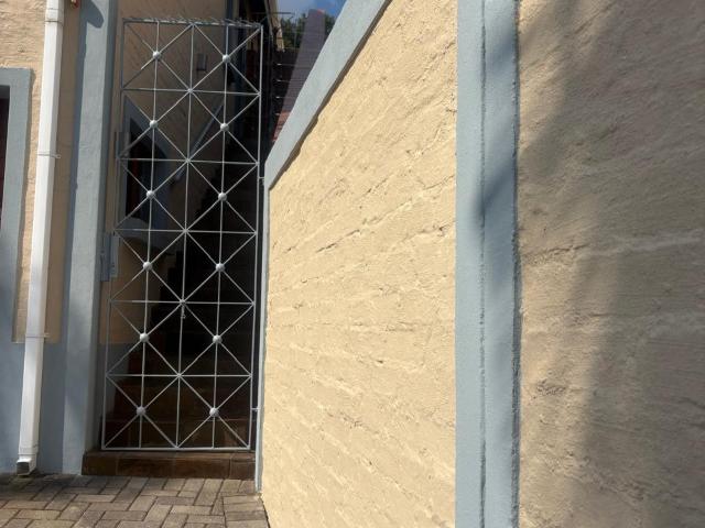 1 Bedroom Flat in Waterkloof Ridge