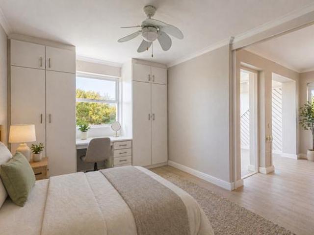 1 Bedroom Flat in Westcliff
