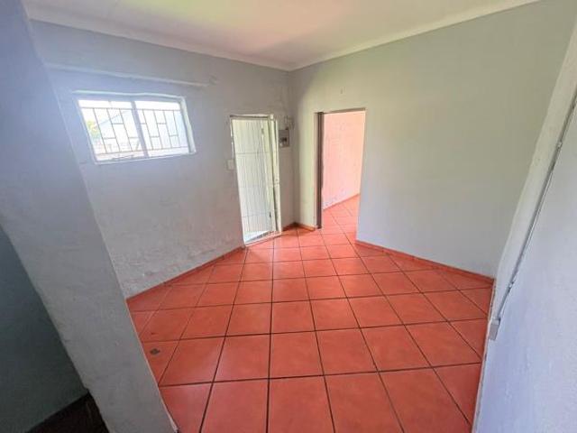 1 Bedroom Flat in Amajuba Park