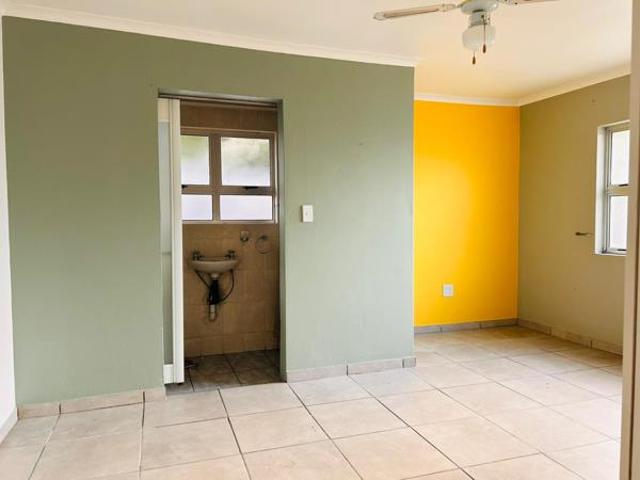 1 Bedroom Flat in Birdswood