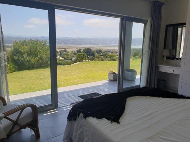 1 Bedroom Flat in Brenton On Lake