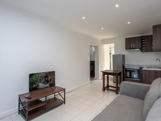 1 Bedroom Flat in Claremont
