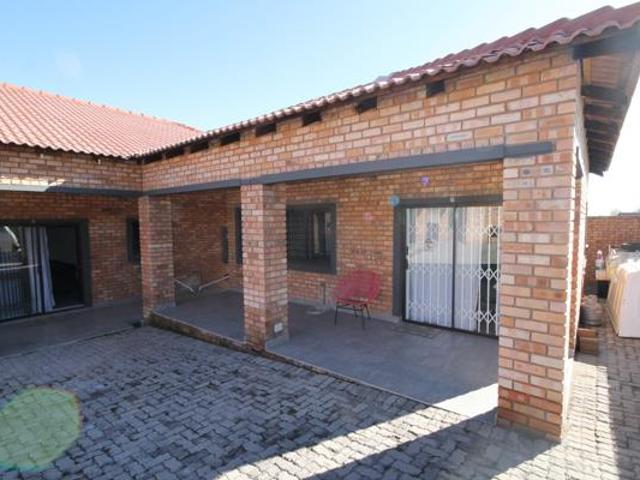 1 Bedroom Flat in Die Heuwel