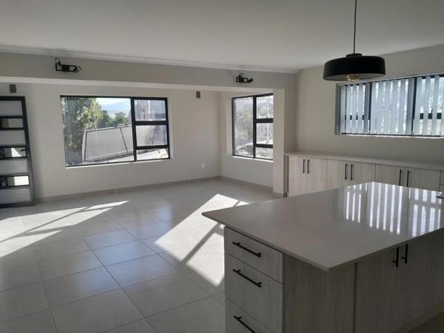 1 Bedroom Flat in Fraaiuitsig