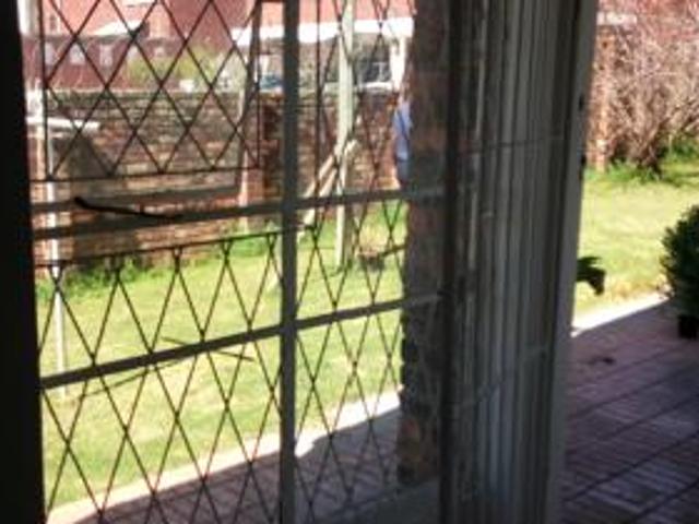 1 Bedroom Flat in Grahamstown Makhanda Central