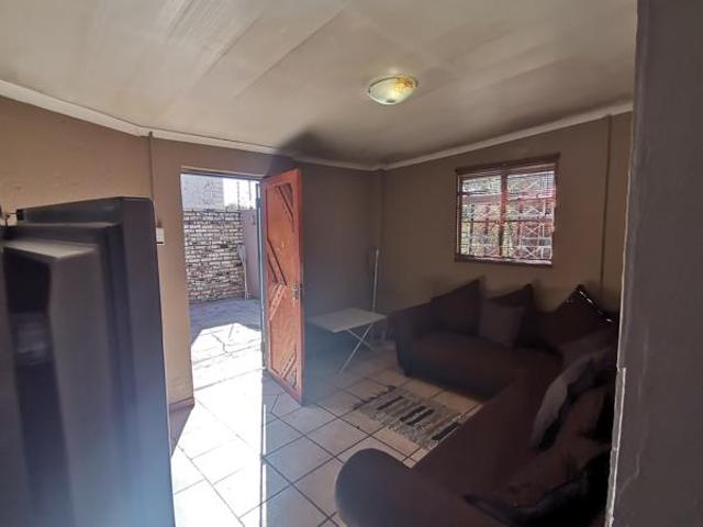 1 Bedroom Flat in Kuruman