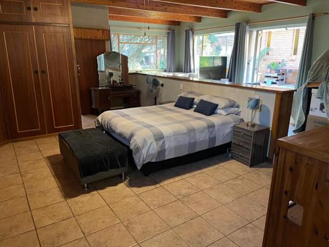 1 Bedroom Flat in Lynnwood Manor