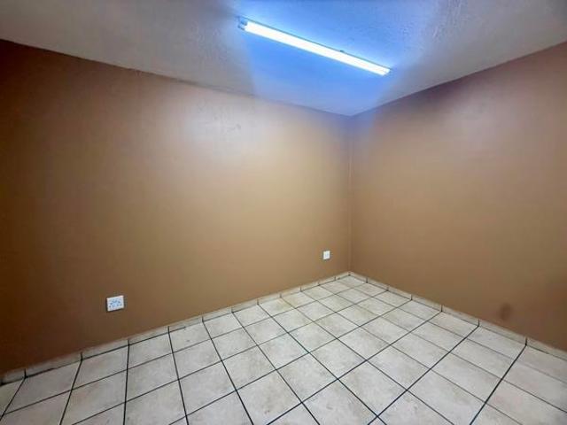 1 Bedroom Flat in Lydenburg