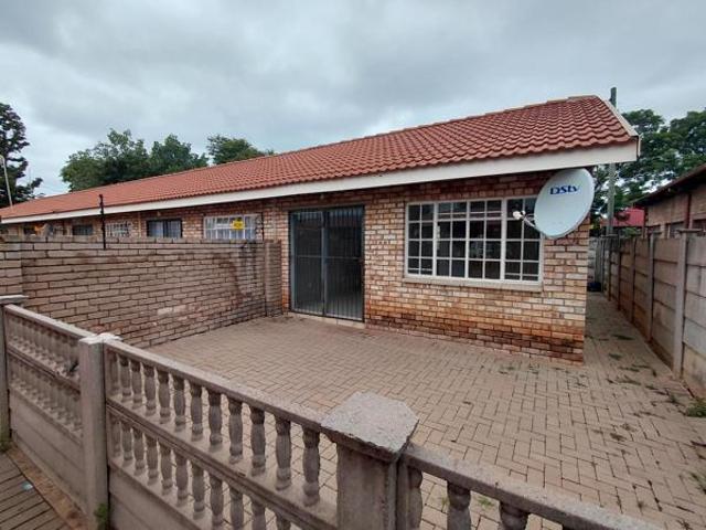 1 Bedroom Flat in Meiringspark