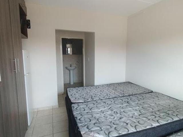 1 Bedroom Flat in Mooivallei Park