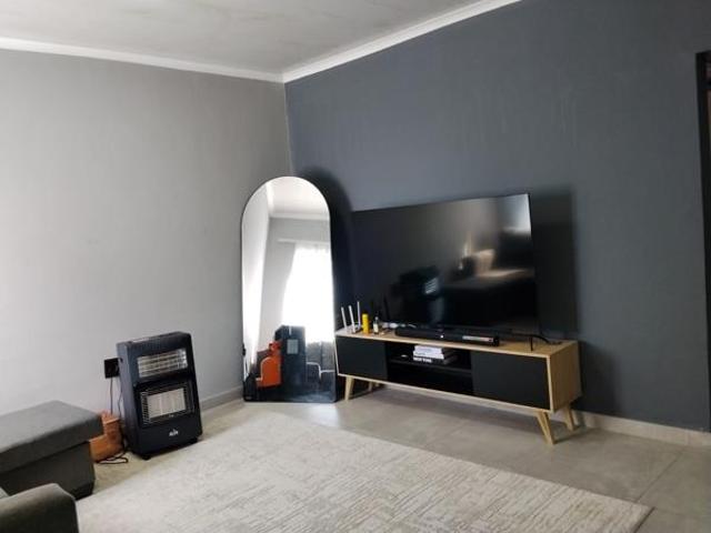 1 Bedroom Flat in Oos Einde