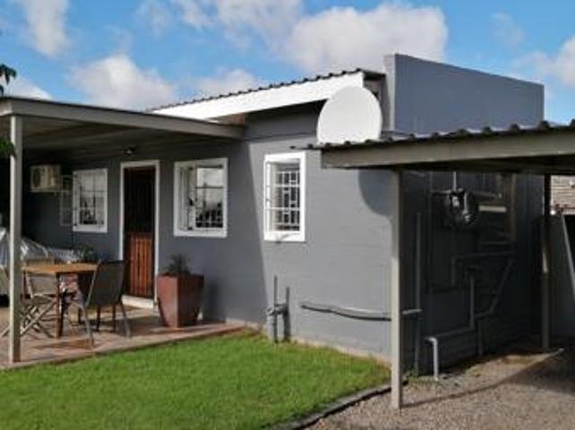1 Bedroom Flat in Postmasburg