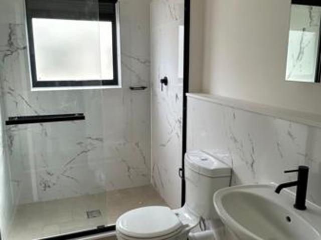 1 Bedroom Flat in Somerset West Central