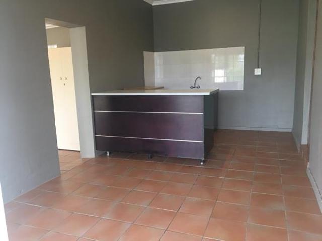 1 Bedroom Flat in Strandvale