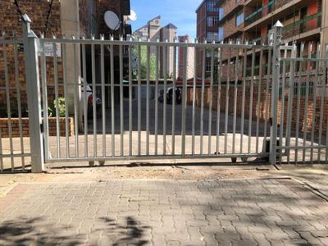 1 bedroom flat on the market in sunn.