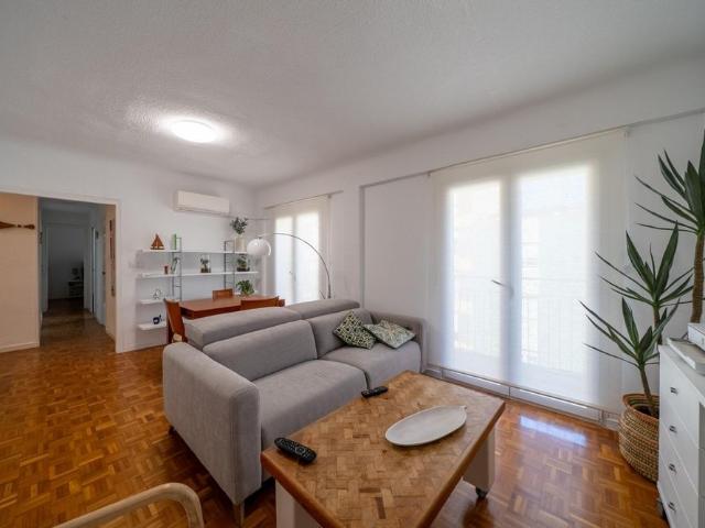 1 BEDROOM FLAT SUMMER RENTAL 2500 EUROS