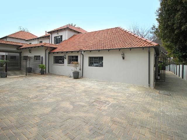 1 Bedroom Freestanding To Let in Houghton Estate