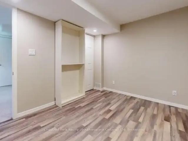 1 Bedroom House Guelph ON LS102085832