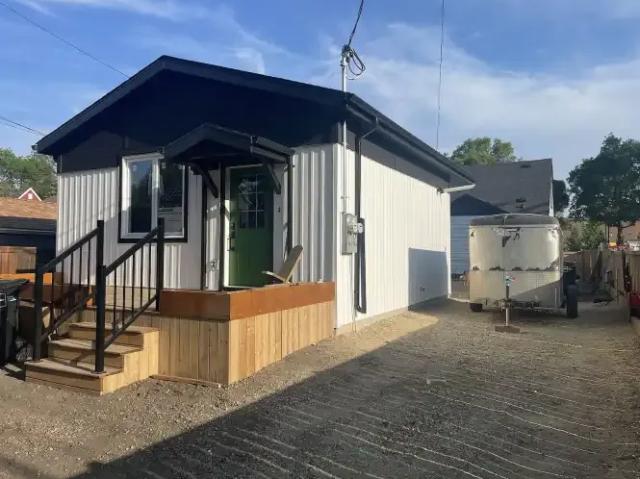 1 Bedroom House Edmonton AB 102845855