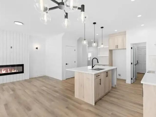 1 Bedroom House Edmonton AB 103739946