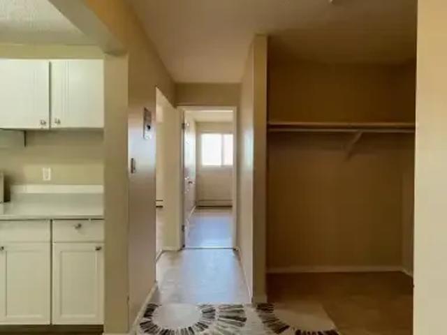 1 Bedroom House Edmonton AB LS100760985