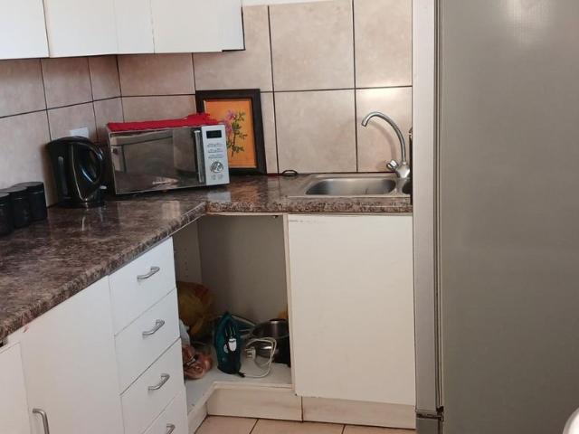 1 Bedroom House For Sale in Annadale