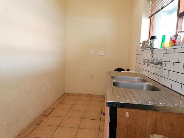 1 Bedroom House For Sale in Dal Josafat