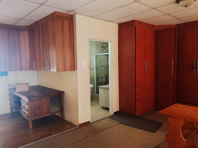 1 Bedroom House For Sale in Dan Pienaar