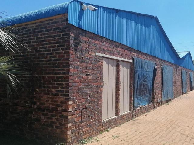 1 Bedroom house for sale in Roodia, Vanderbijlpark