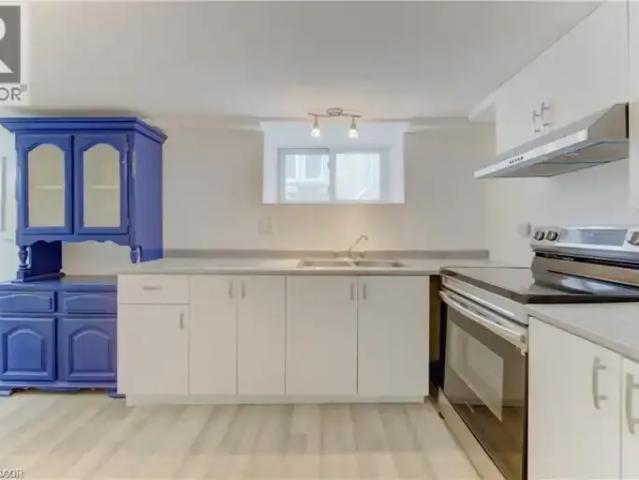 1 Bedroom House Kitchener ON 102794921