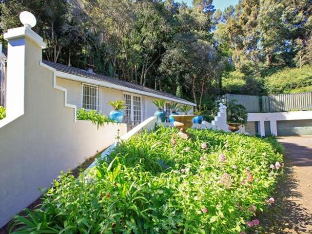 1 Bedroom House in Constantia
