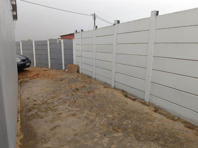 1 Bedroom House in Chatsworth