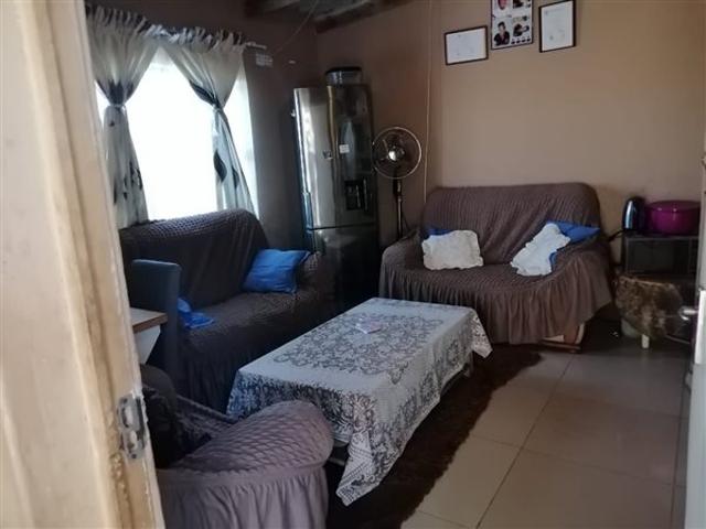 1 Bedroom House in Amanzimtoti
